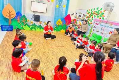 Sinh hoạt chuyên môn theo nghiên cứu bài học Tổ Nhà trẻ