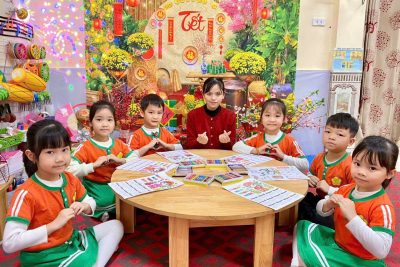 Hoạt động tạo hình: Tô màu lịch Tết – Lớp C5